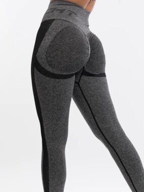 echt heather grey with black stripe booty scrunch leggings